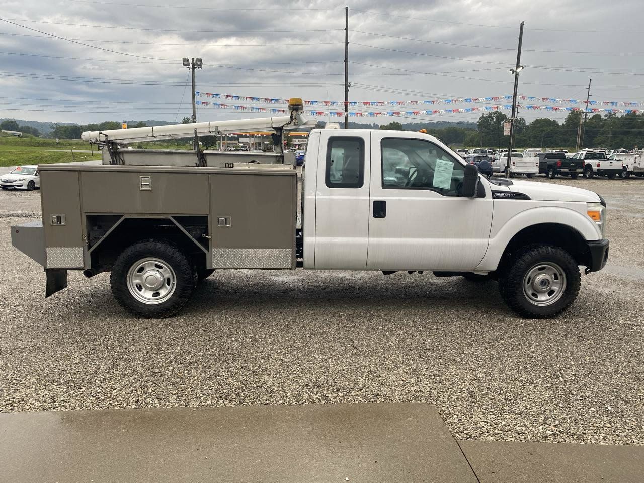Used 2011 Ford F350 XL w/ Snow Plow Prep Pkg AWD/4WD image 2