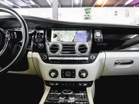 Used 2015 Rolls-Royce Wraith RWD image 34