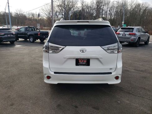 Used 2014 Toyota Sienna SE image 5