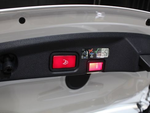 Used 2023 Mercedes-Benz E 450 Cabriolet image 78