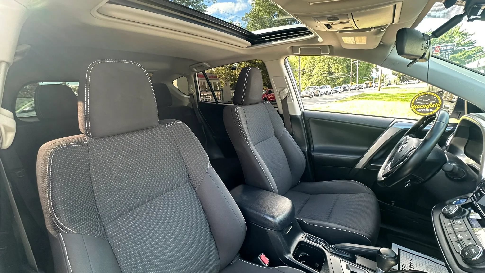 Used 2016 Toyota RAV4 XLE AWD/4WD image 38