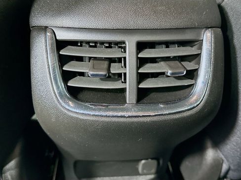 Used 2024 Chevrolet Malibu LT image 24