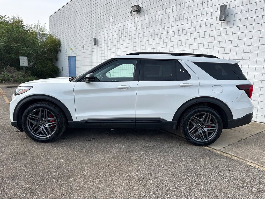 New 2026 Ford Explorer ST w/ Sun And Sound Package AWD/4WD image 2