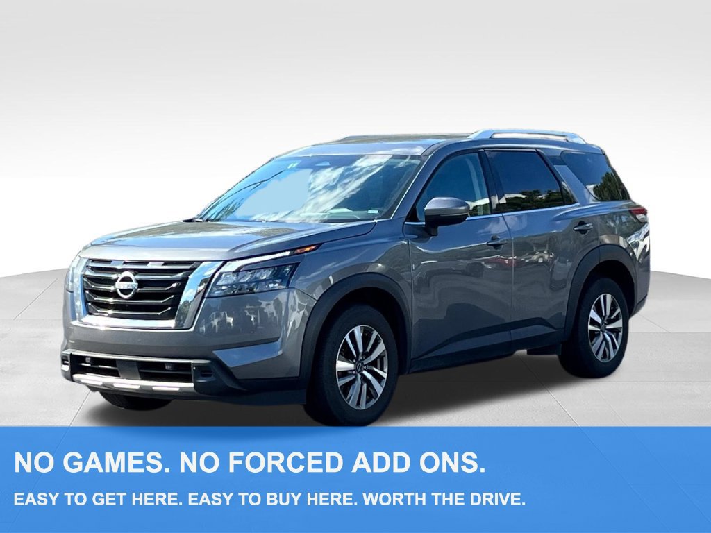 Used 2025 Nissan Pathfinder SL FWD image 1