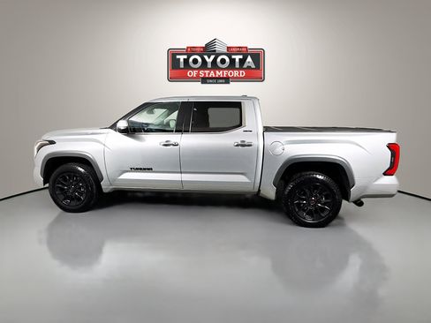 Used 2022 Toyota Tundra Limited w/ Power Package AWD/4WD image 4
