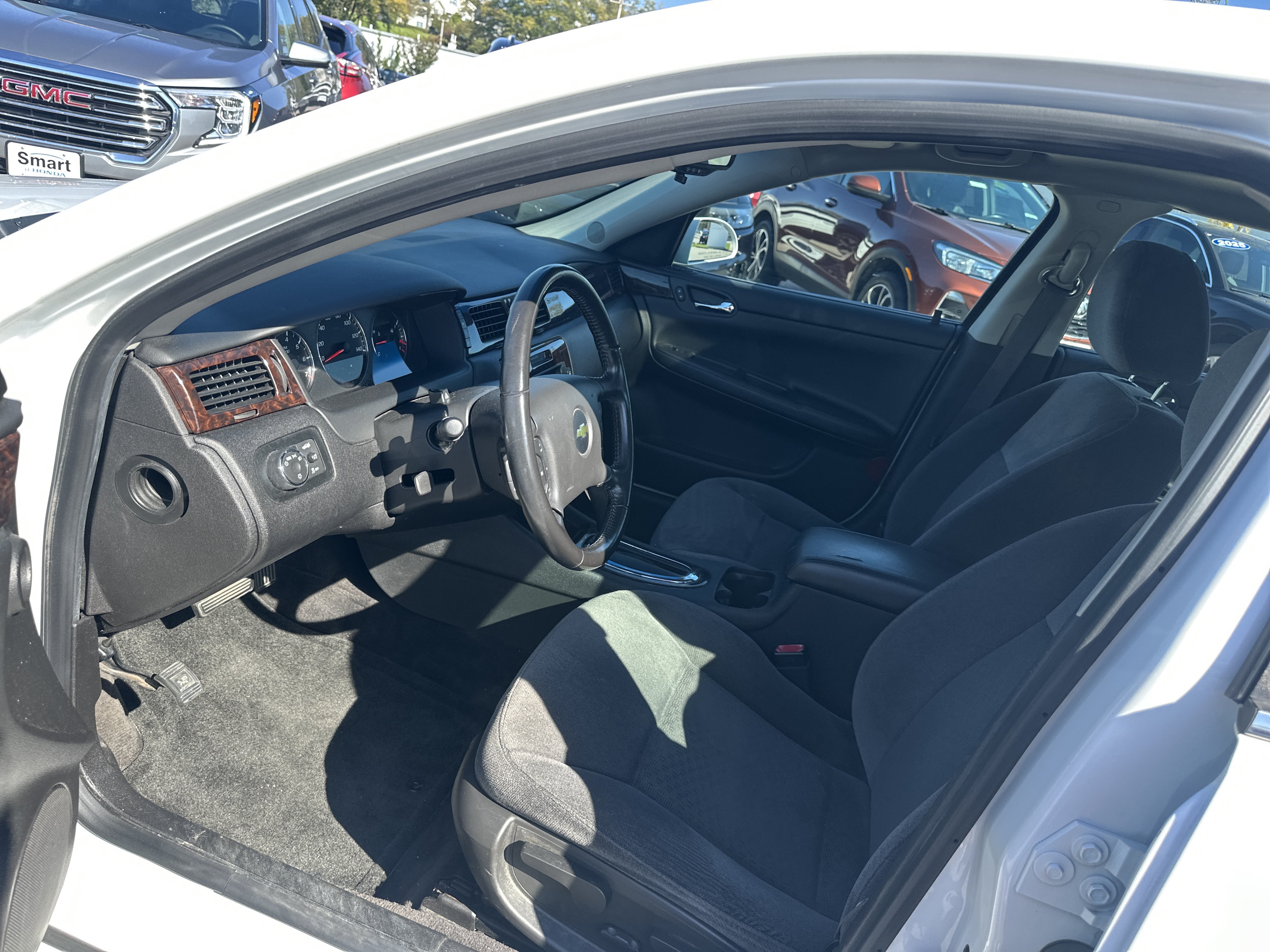 Used 2014 Chevrolet Impala LT w/ LT Sunroof Package FWD image 12