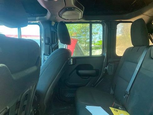 Used 2019 Jeep Wrangler Unlimited Rubicon AWD/4WD image 6