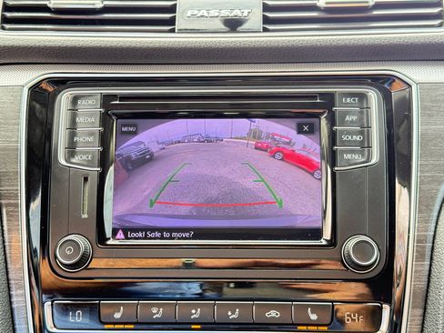 Used 2018 Volkswagen Passat 2.0T SE image 58