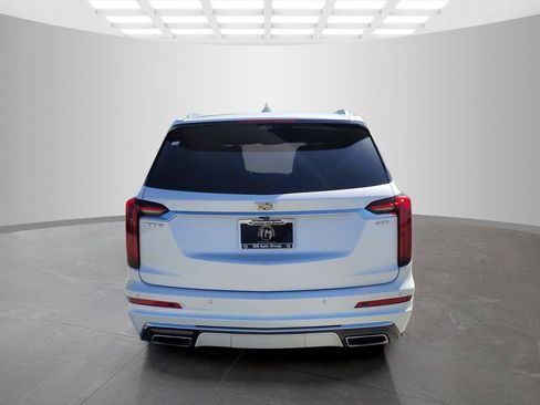 Used 2023 Cadillac XT6 Premium Luxury w/ Technology Package FWD image 6
