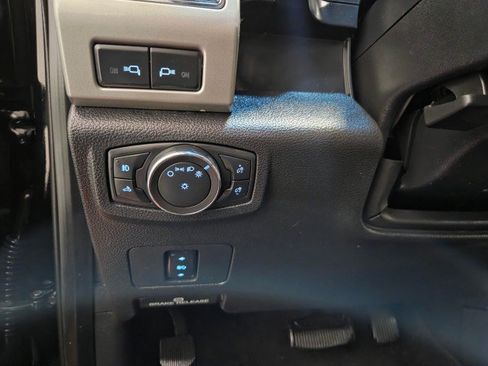 Used 2018 Ford F250 Lariat w/ Lariat Value Package AWD/4WD image 41