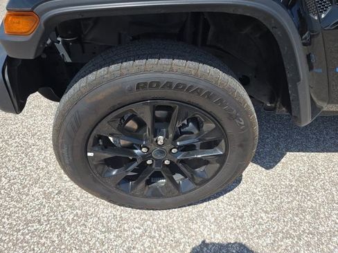 Used 2025 Jeep Wrangler Sahara w/ Safety Group image 7