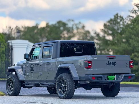 Used 2021 Jeep Gladiator Sport AWD/4WD image 8