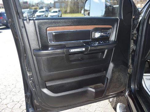 Used 2018 RAM 3500 Laramie w/ Convenience Group AWD/4WD image 13
