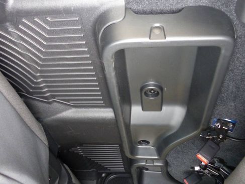 Used 2024 Nissan Frontier SV w/ Technology Package AWD/4WD image 40