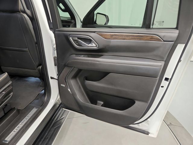 Used 2023 Chevrolet Suburban Premier RWD image 30