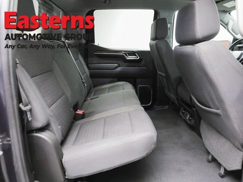 Used 2022 Chevrolet Silverado 1500 LT AWD/4WD image 24