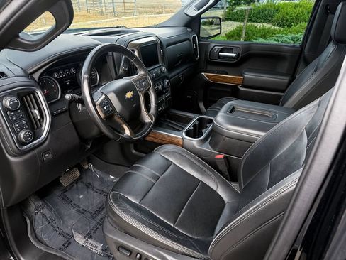 Used 2021 Chevrolet Silverado 1500 High Country w/ Technology Package AWD/4WD image 9
