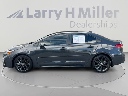 Used 2023 Toyota Corolla SE FWD image 3