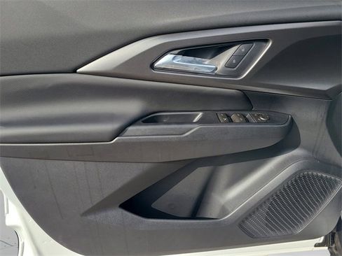 New 2026 Chevrolet Equinox EV LT image 18