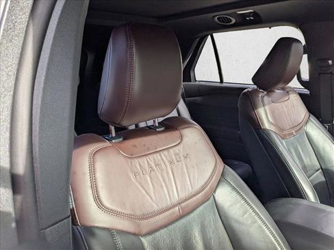 Used 2020 Ford Explorer Platinum w/ Premium Technology Package image 20