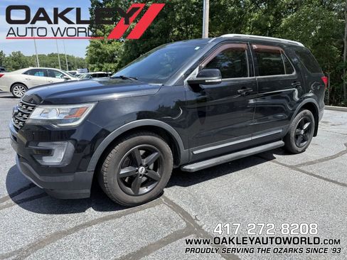 Used 2017 Ford Explorer XLT AWD/4WD image 1