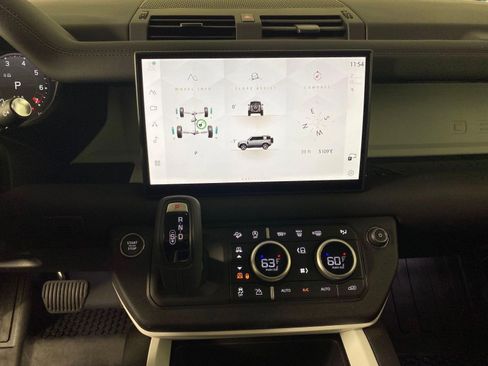 Used 2025 Land Rover Defender 110 S image 25
