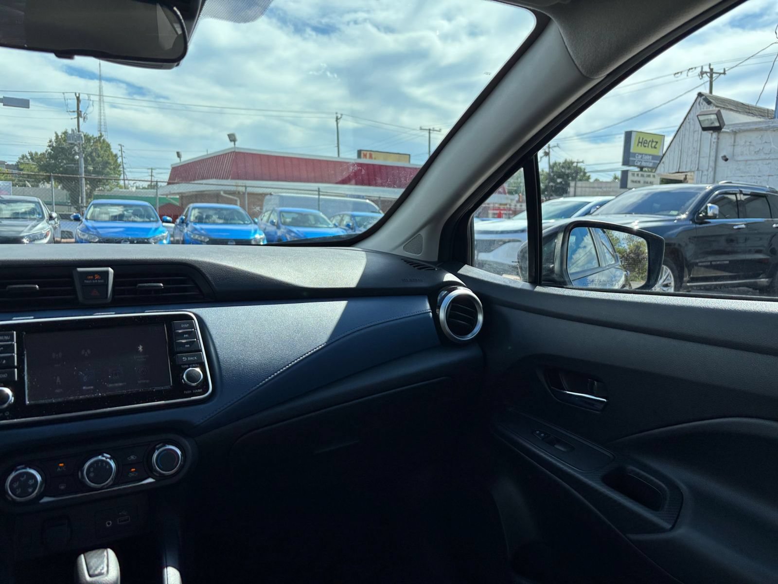 Used 2025 Nissan Versa SV FWD image 32