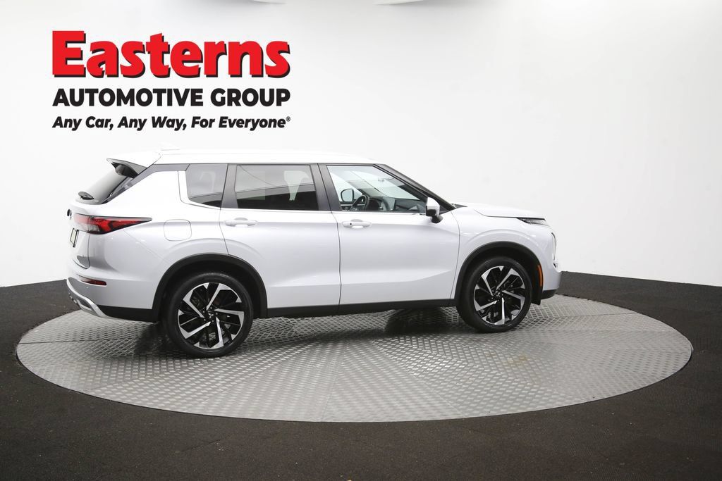 Used 2024 Mitsubishi Outlander SE AWD/4WD image 46