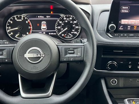 Used 2023 Nissan Rogue S image 70