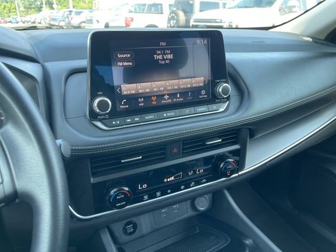 Used 2024 Nissan Rogue SV AWD/4WD image 20