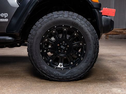 Used 2019 Jeep Wrangler Sport image 11