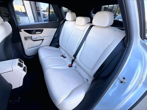 Used 2025 Mercedes-Benz GLC 300 image 20