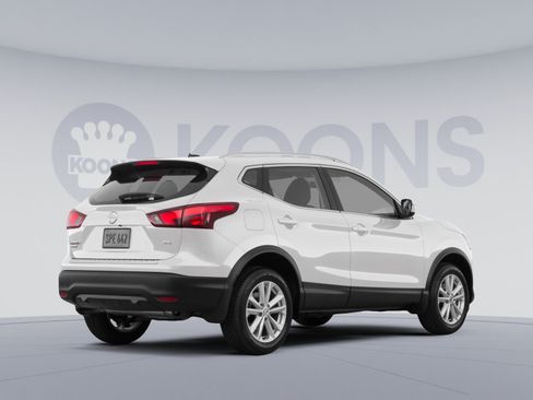 Used 2017 Nissan Rogue SV AWD/4WD image 4