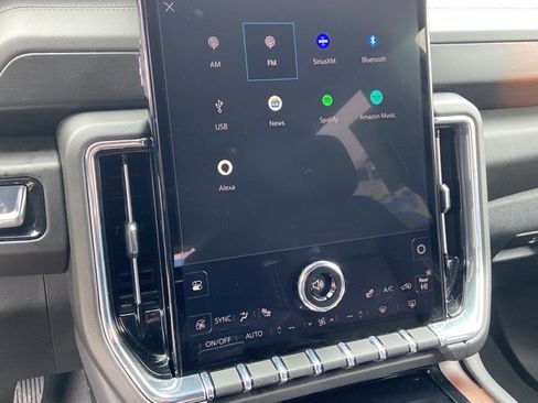 Used 2025 GMC Yukon Denali image 38