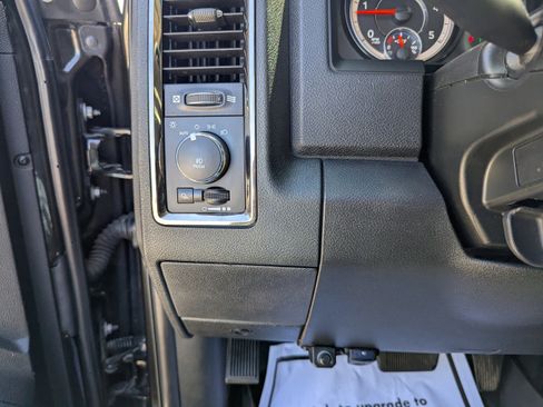Used 2018 RAM 2500 Big Horn w/ Sport Appearance Group AWD/4WD image 14