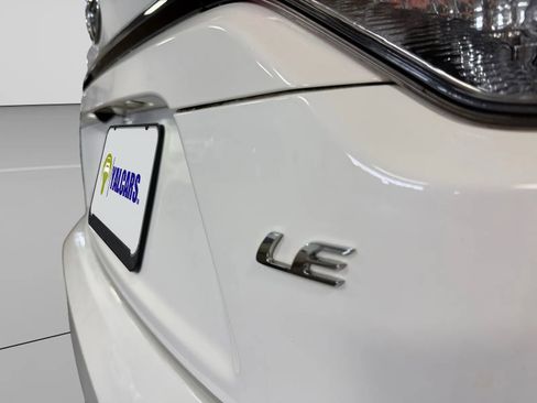 Used 2022 Toyota Corolla LE image 45