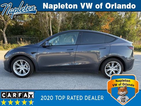 Used 2022 Tesla Model Y Long Range image 16