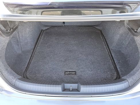 Used 2024 Volkswagen Jetta Sport image 17