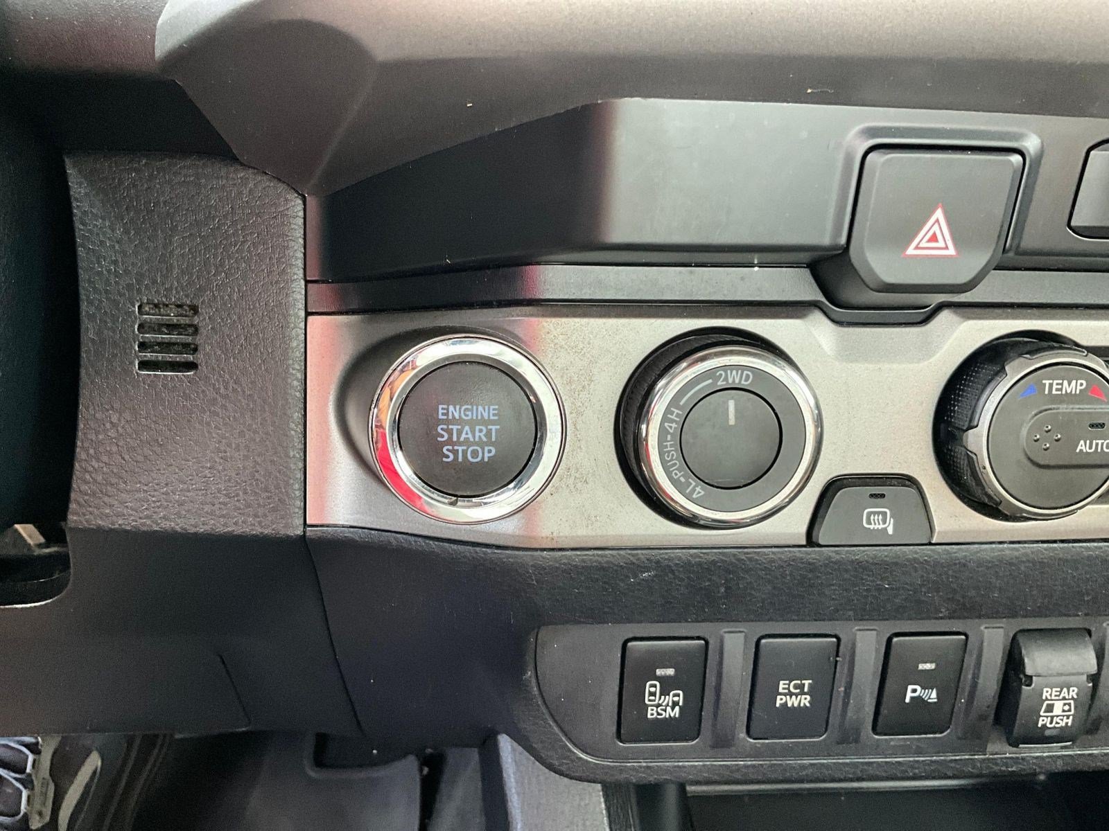 Used 2021 Toyota Tacoma Limited AWD/4WD image 15