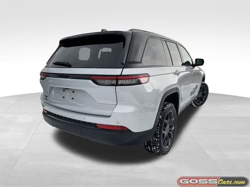 New 2025 Jeep Grand Cherokee Limited image 3