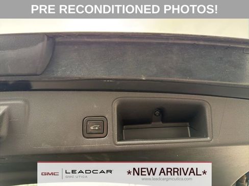 Used 2022 GMC Terrain SLE w/ Driver Convenience Package image 15