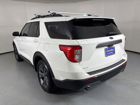 Used 2022 Ford Explorer XLT w/ Equipment Group 202A AWD/4WD image 7