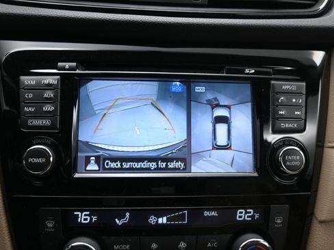 Used 2017 Nissan Rogue SV w/ SV Premium Package image 13