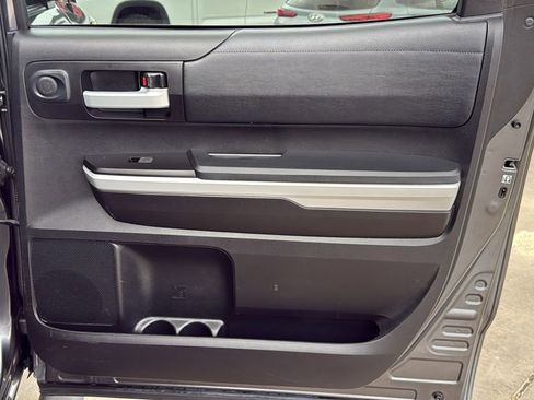 Used 2018 Toyota Tundra SR5 w/ SR5 Upgrade Package image 29