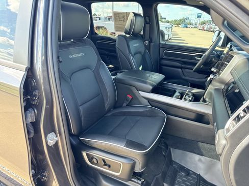 Used 2025 RAM 1500 Laramie AWD/4WD image 26