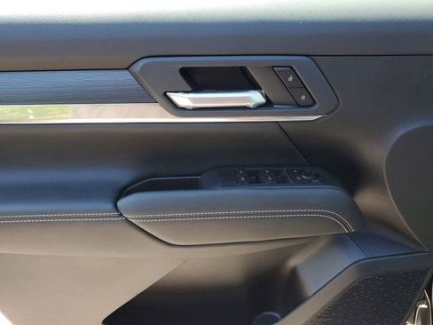 New 2026 GMC Terrain Elevation FWD image 17