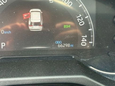 Used 2025 Toyota RAV4 XLE w/ Convenience Package AWD/4WD image 4
