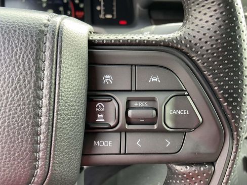 Used 2025 Toyota Tacoma TRD Sport image 31