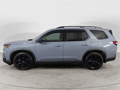 Certified 2025 Honda Pilot Black Edition image 2