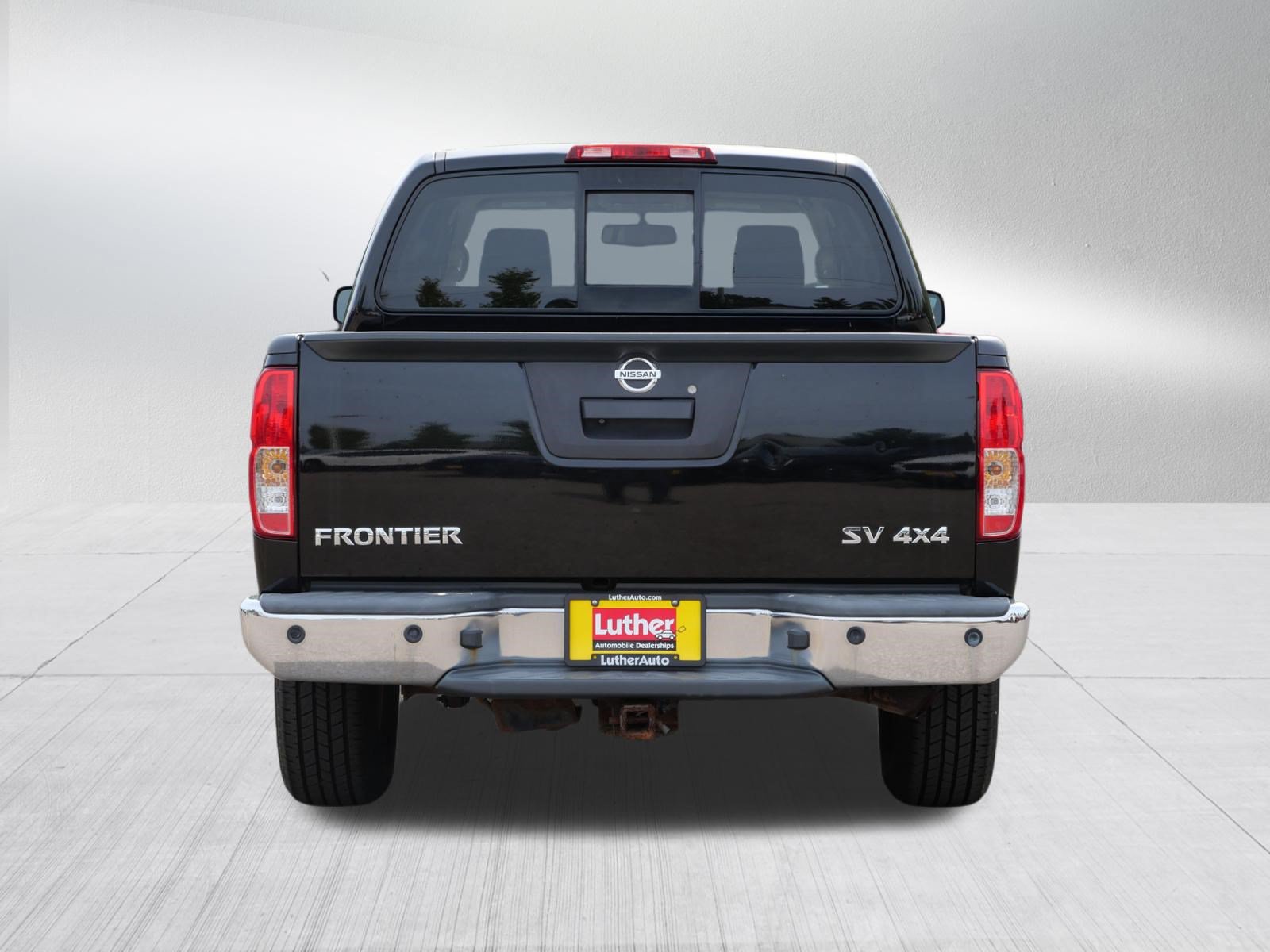 Used 2014 Nissan Frontier SV w/ SV Value Truck Package AWD/4WD image 6